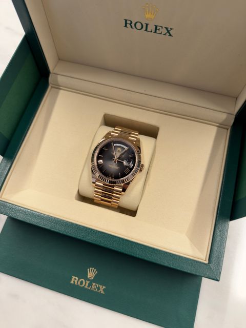 Rolex Day-Date 40 228235 Image 2